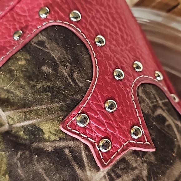 C Camo Pink Purse With Bling Cross Rhinestone studs leather concealed carry NWOT - Picture 4 of 17